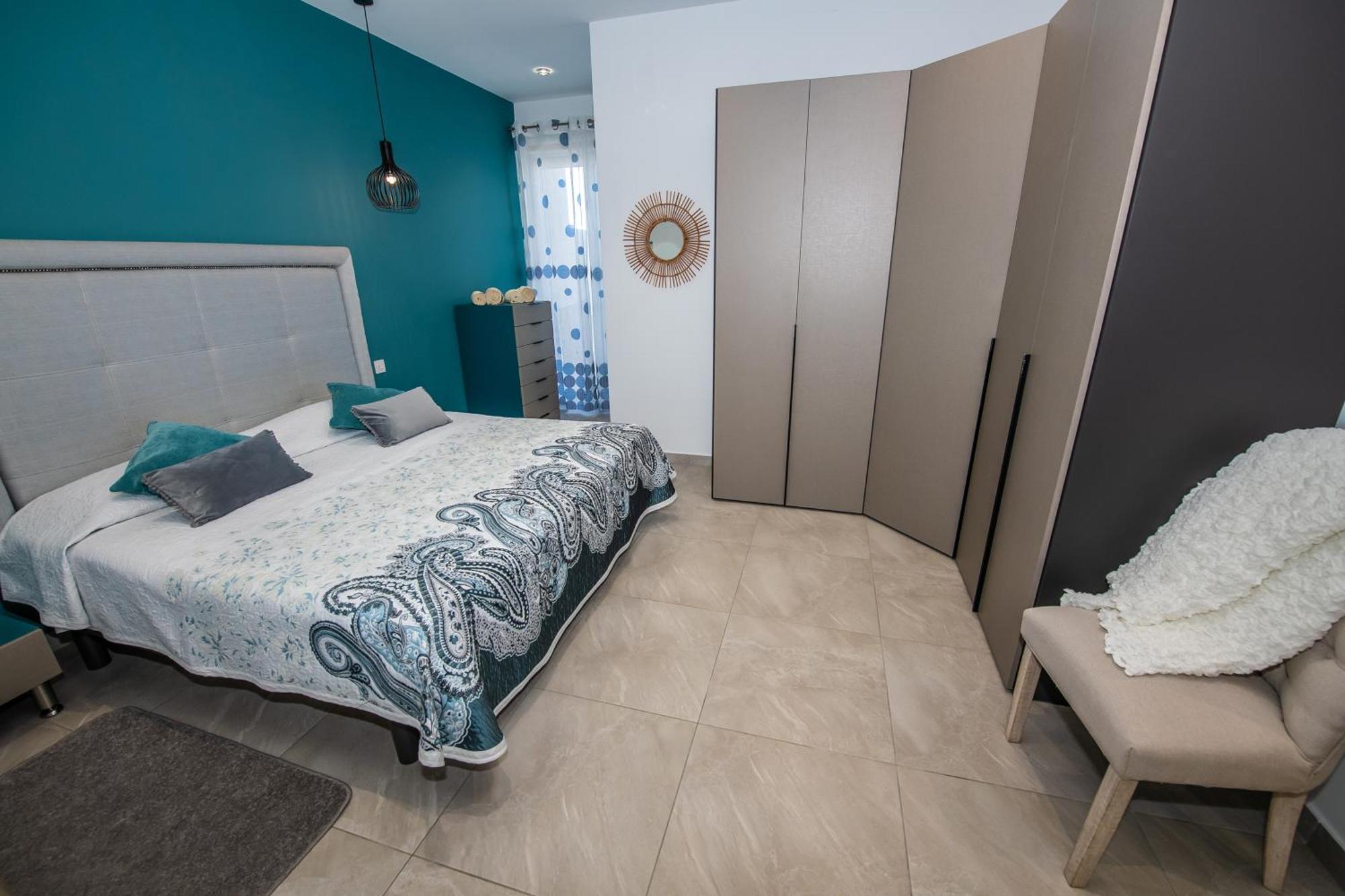Clifftop Modern Apartment เมลลิฮา ภายนอก รูปภาพ